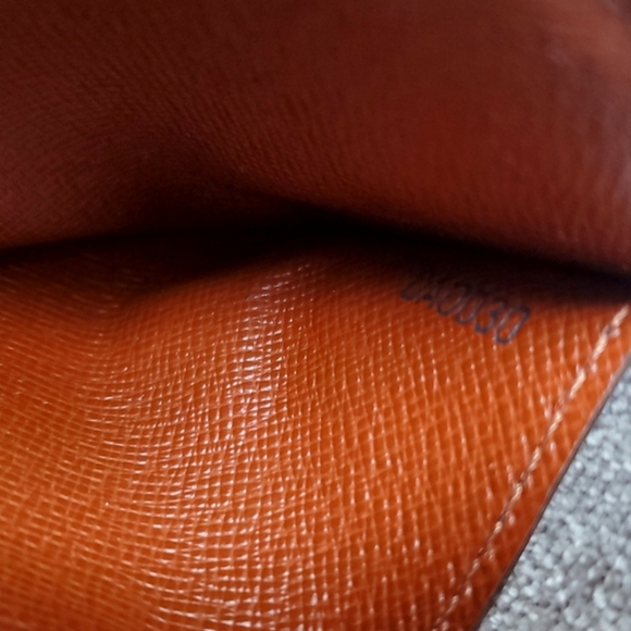 Authentic Vintage Louis Vuitton Brown Monogram Compact Bifold Wallet - Picture 11 of 14